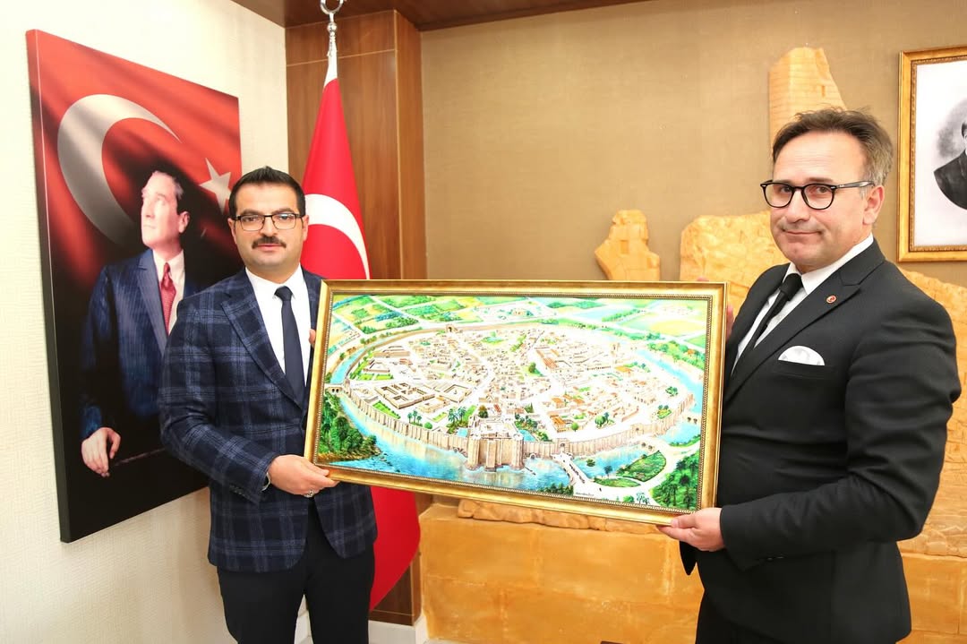 Atatürk Kültür Merkezi Başkanı Doç.Dr. Zeki ERASLAN, Kaymakamımız ’ı ziyaret etti.