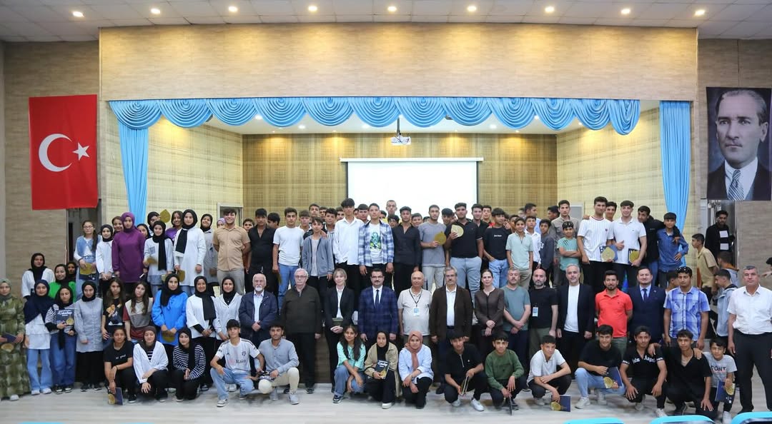 Harran; İnsanlık Tarihi, Bilim ve Astronomi başlıklı sempozyumun ikinci günü Kaymakamlığımız ev sahipliğiyle ilçemizde gerçekleştirildi.